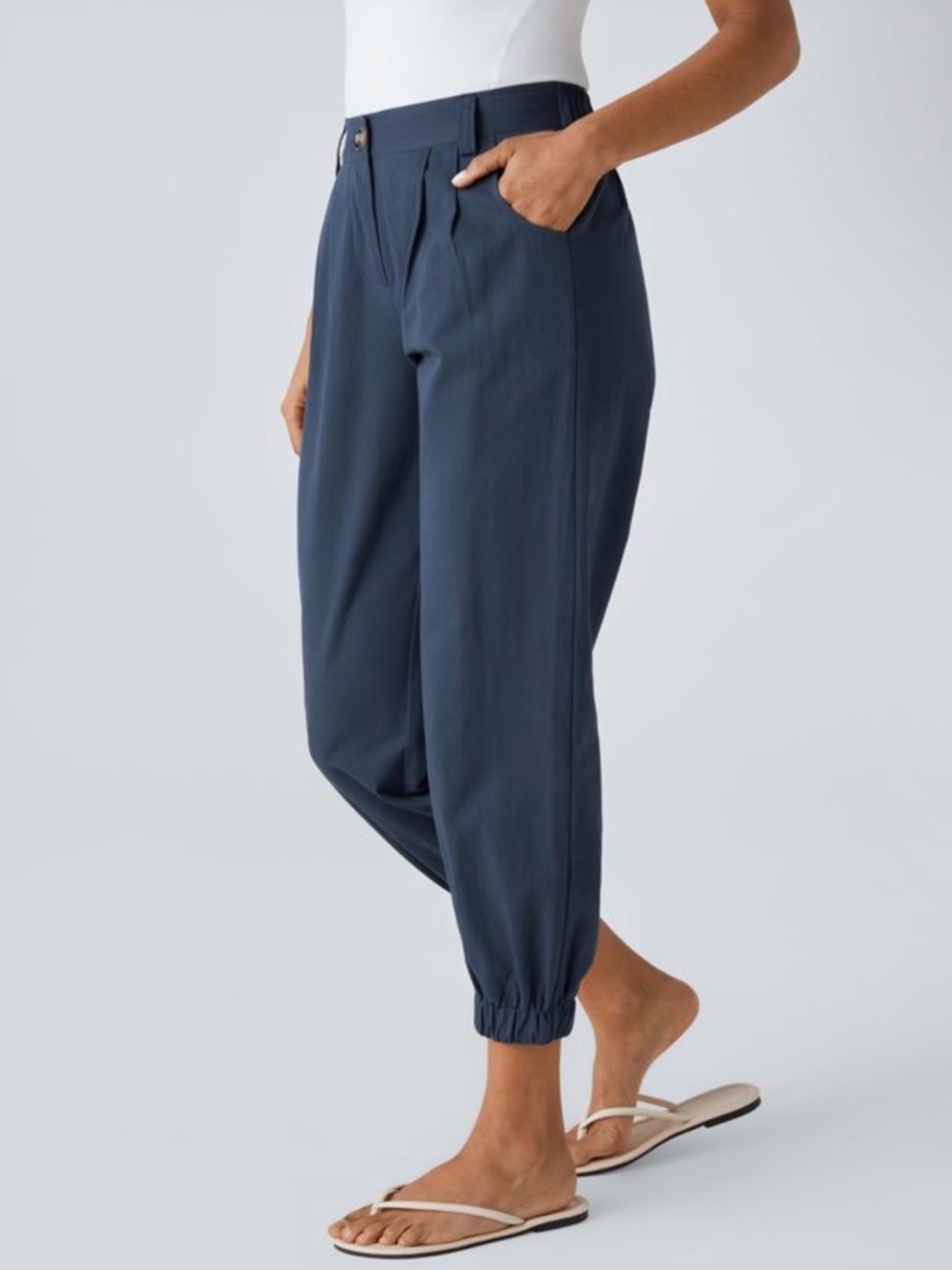 HALARA Navy Pleated Jogger Pants